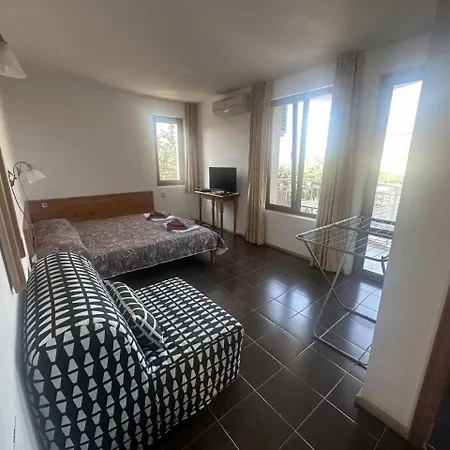 Guest house Karavida 3*